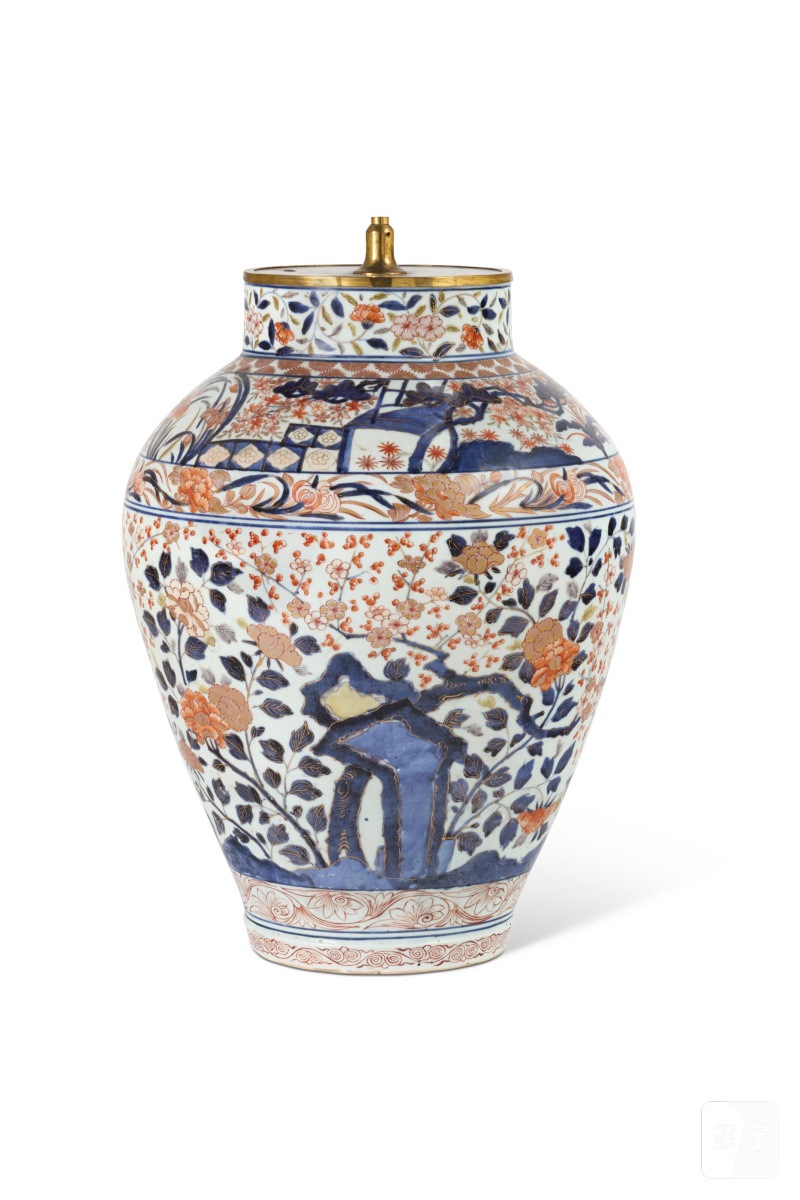 A LARGE IMARI JAR MOUNTED AS A LAMP  JAPAN, EDO PERIOD, CIRCA 1700 - 图1